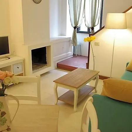 Palazzo Velli Apartment *